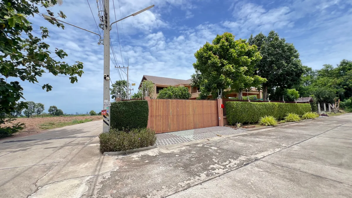 Corner house 5 bedrooms 6 bathrooms in Mapprachan photo 2
