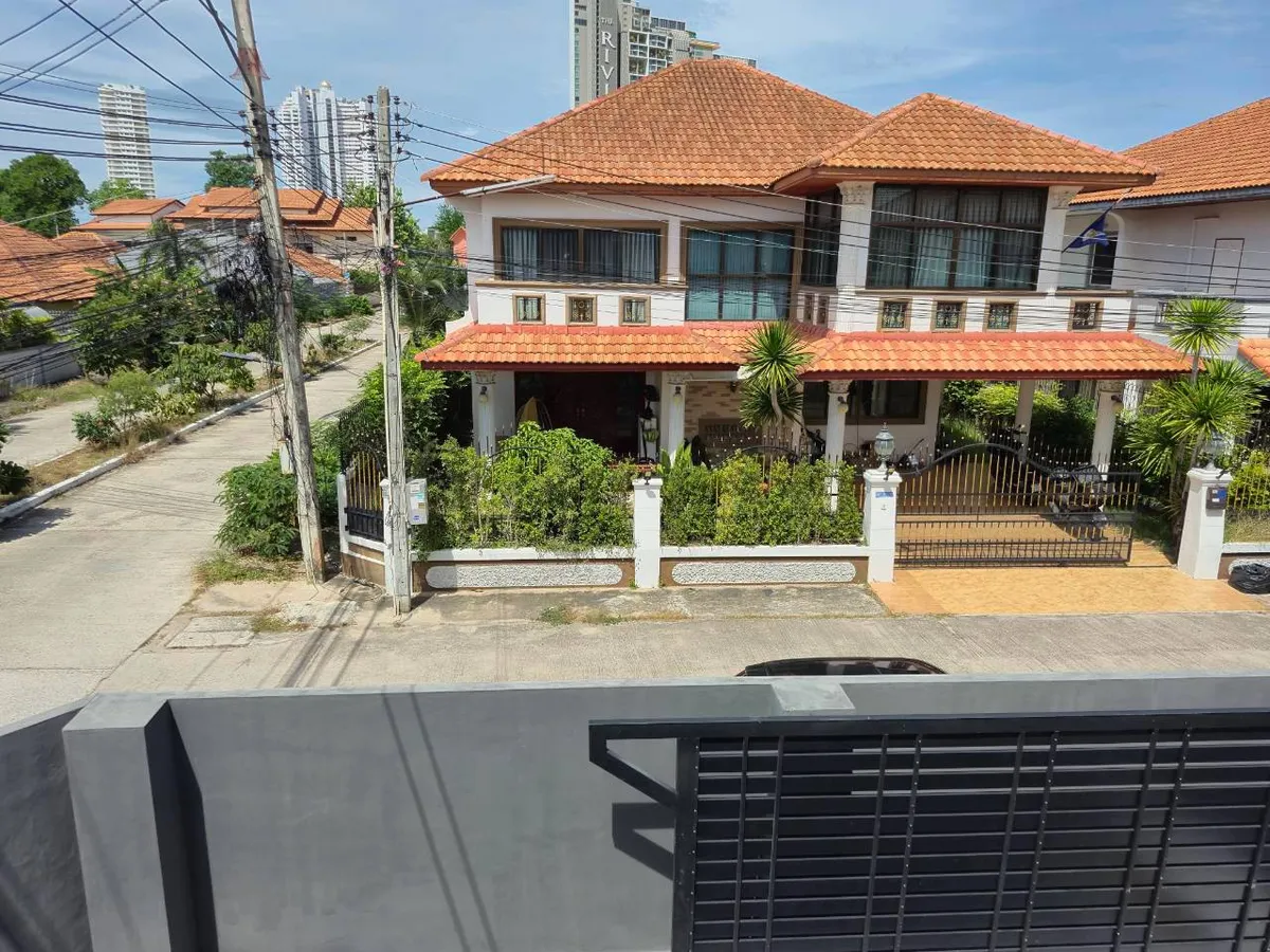 5 Bedroom,6 Bathroom Eakmongkol 2 photo 21