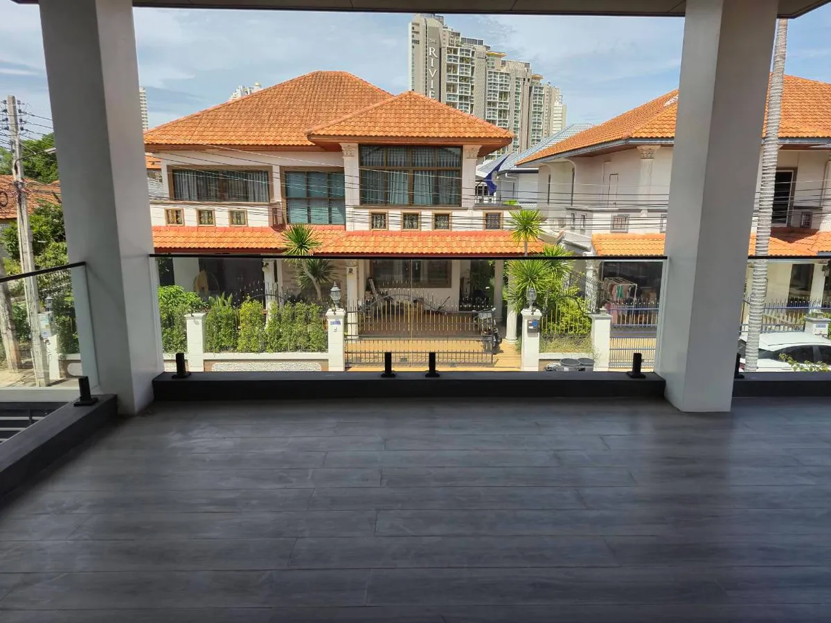 5 Bedroom,6 Bathroom Eakmongkol 2 photo 20