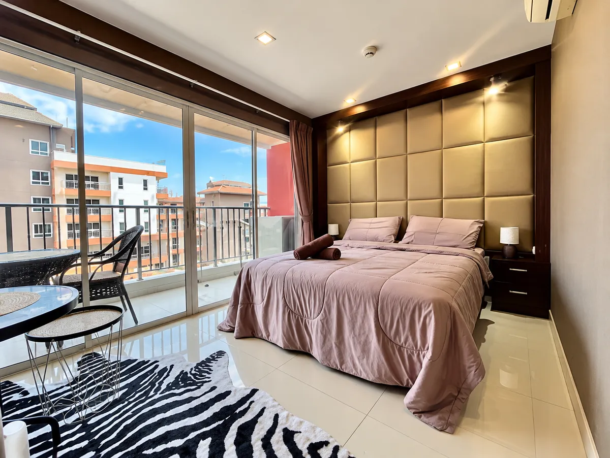 A studio for rent in New Nordic Marcus 3 Pratumnak soi 4