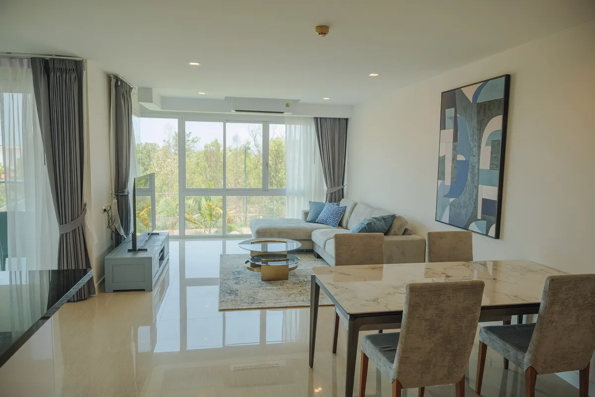 Spacious Condo For Rent In Prahtamnak