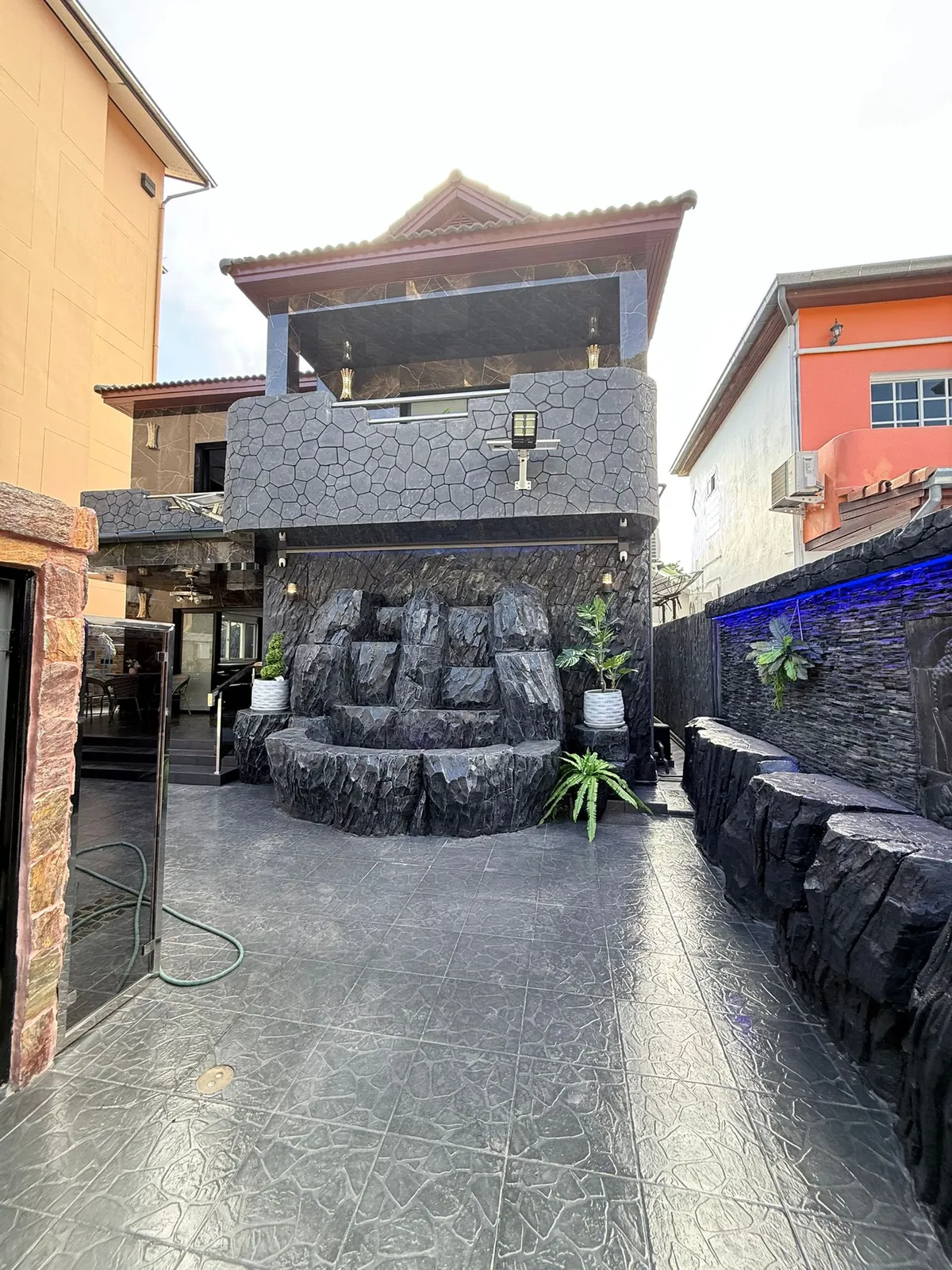 Fully Renovated Modern Luxury 3 Bed 4 Bath Pool Villa In Central Pattaya!
