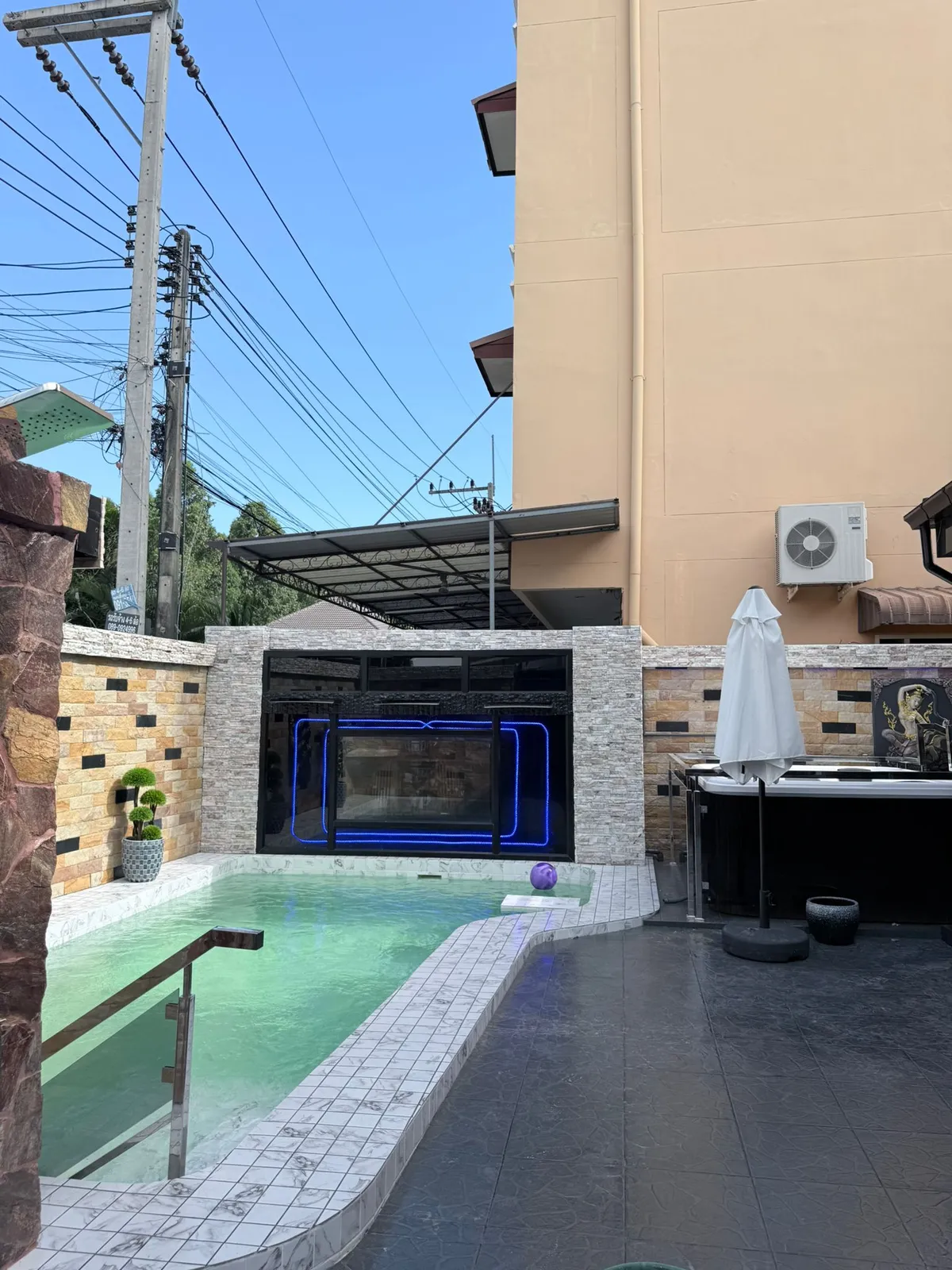 Fully Renovated Modern Luxury 3 Bed 4 Bath Pool Villa In Central Pattaya! photo 2