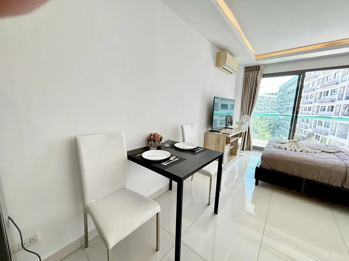 Comforting Pool View Studio in Jomtien For Rent photo 3