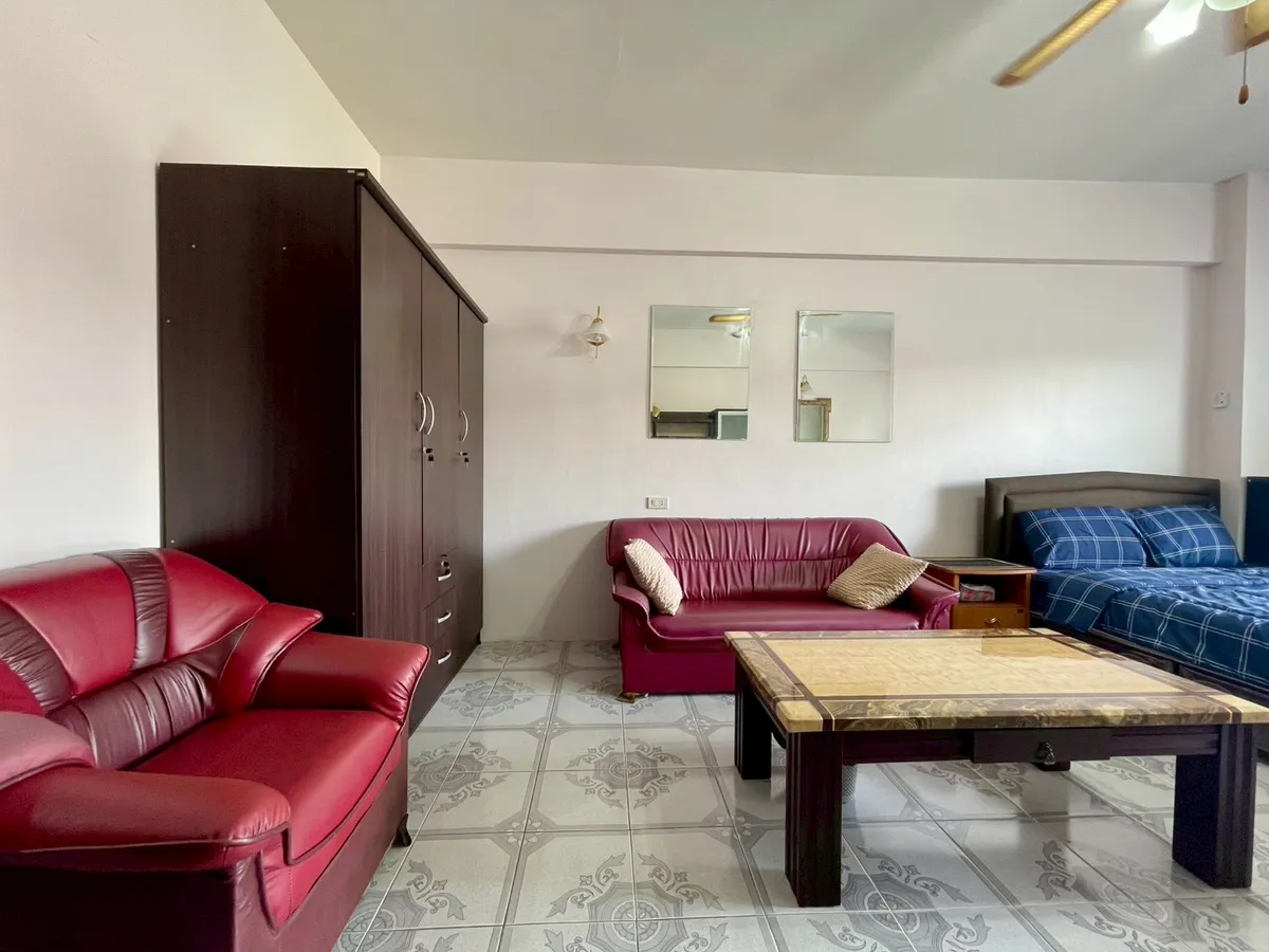 A Large Studio For Rent In Central Pattaya photo 5
