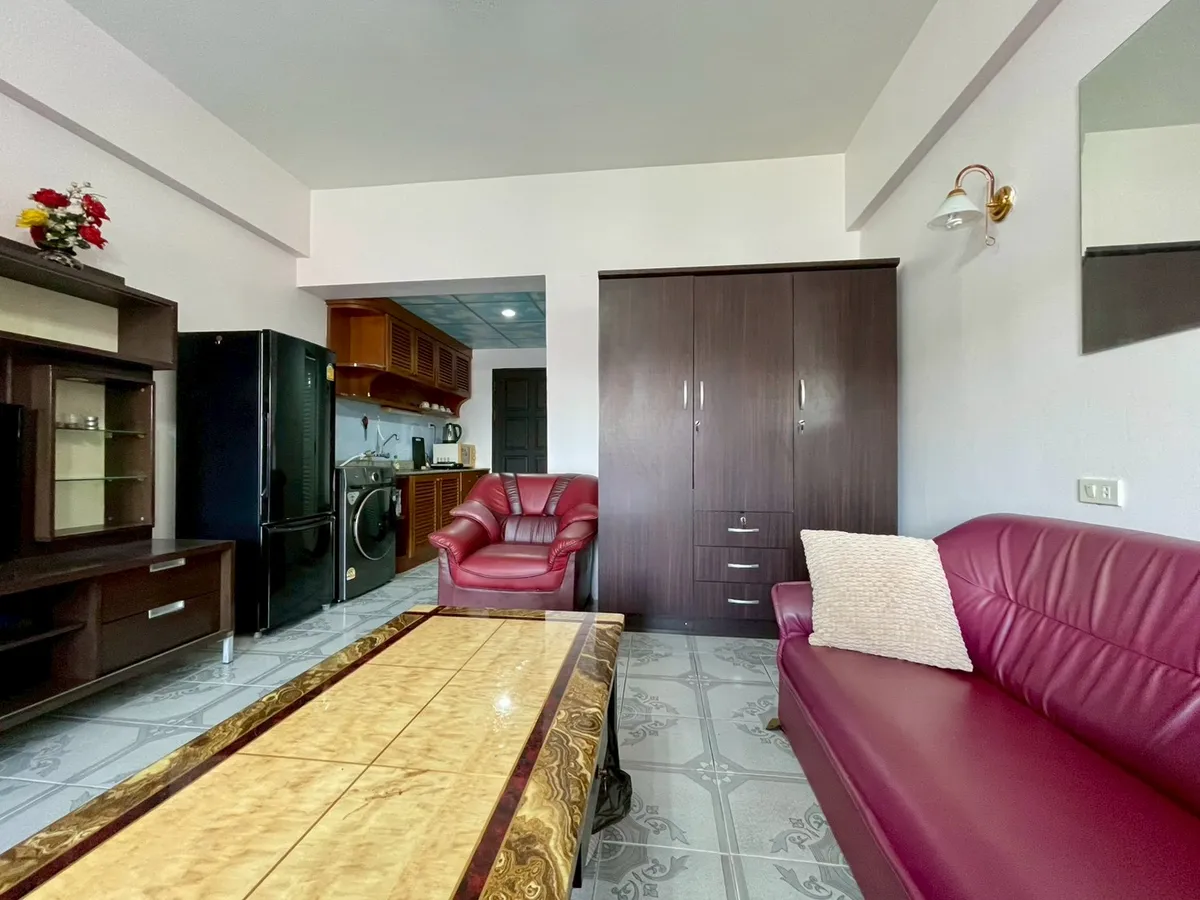 A Large Studio For Rent In Central Pattaya photo 3