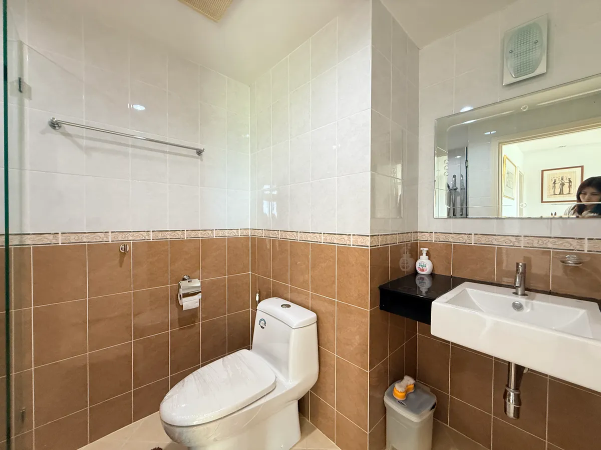 Cozy 1-Bedroom Corner Unit for Rent in Jomtien photo 13