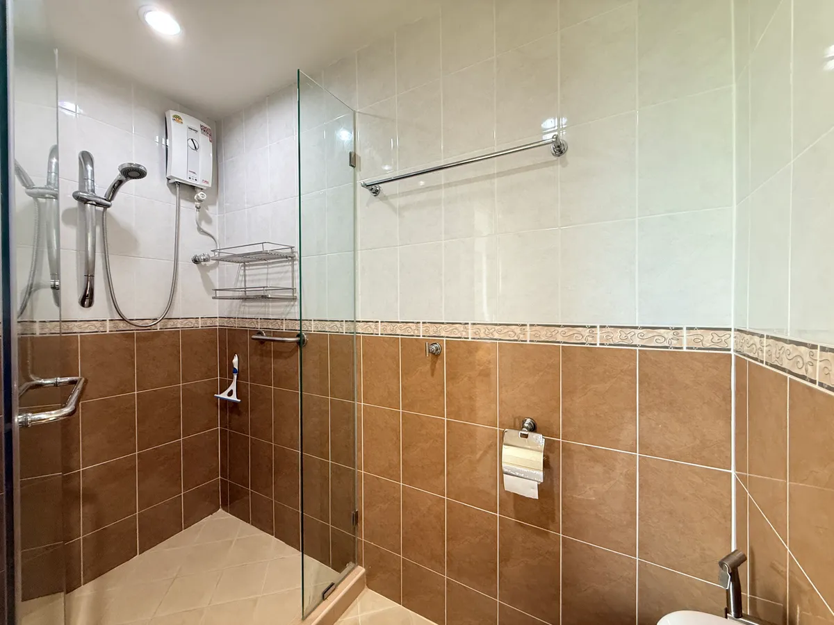 Cozy 1-Bedroom Corner Unit for Rent in Jomtien photo 14