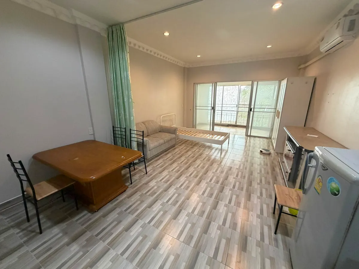 Spacious Ground Floor Studio in Popular Jomtien Condominium photo 3