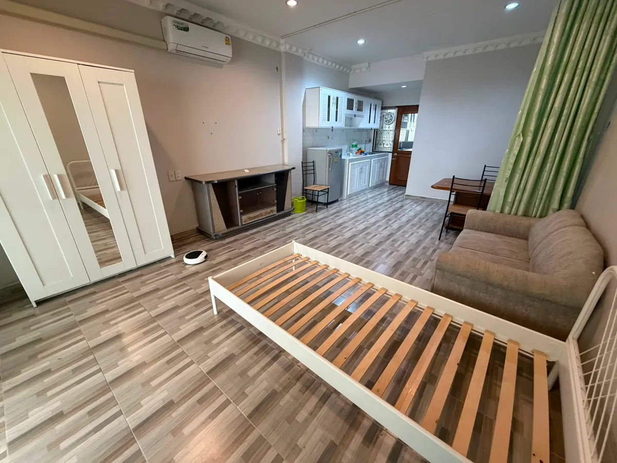 Spacious Ground Floor Studio in Popular Jomtien Condominium photo 5