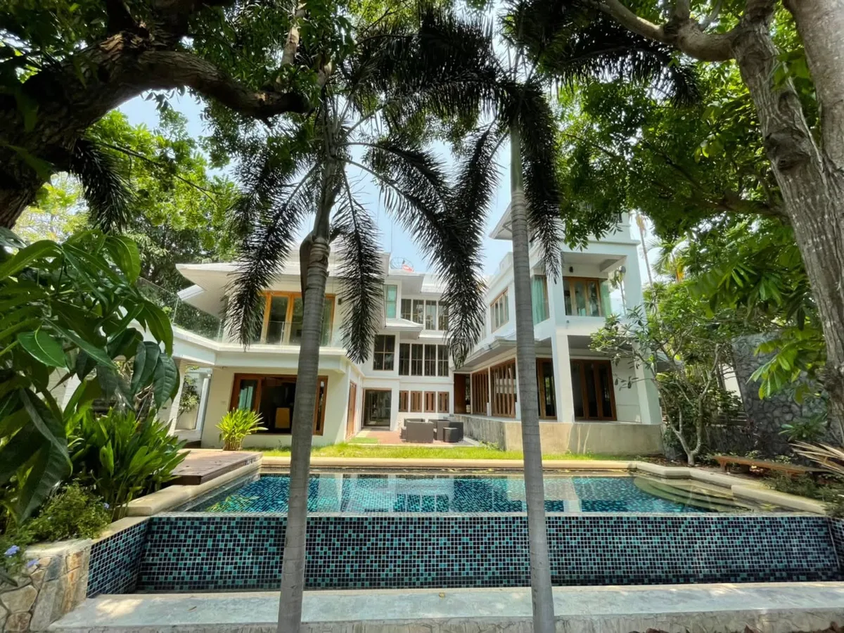 Stunning 5-Bedroom, 7-Bathroom Villa Close to the Beach Near The Sanctuary of truth photo 4