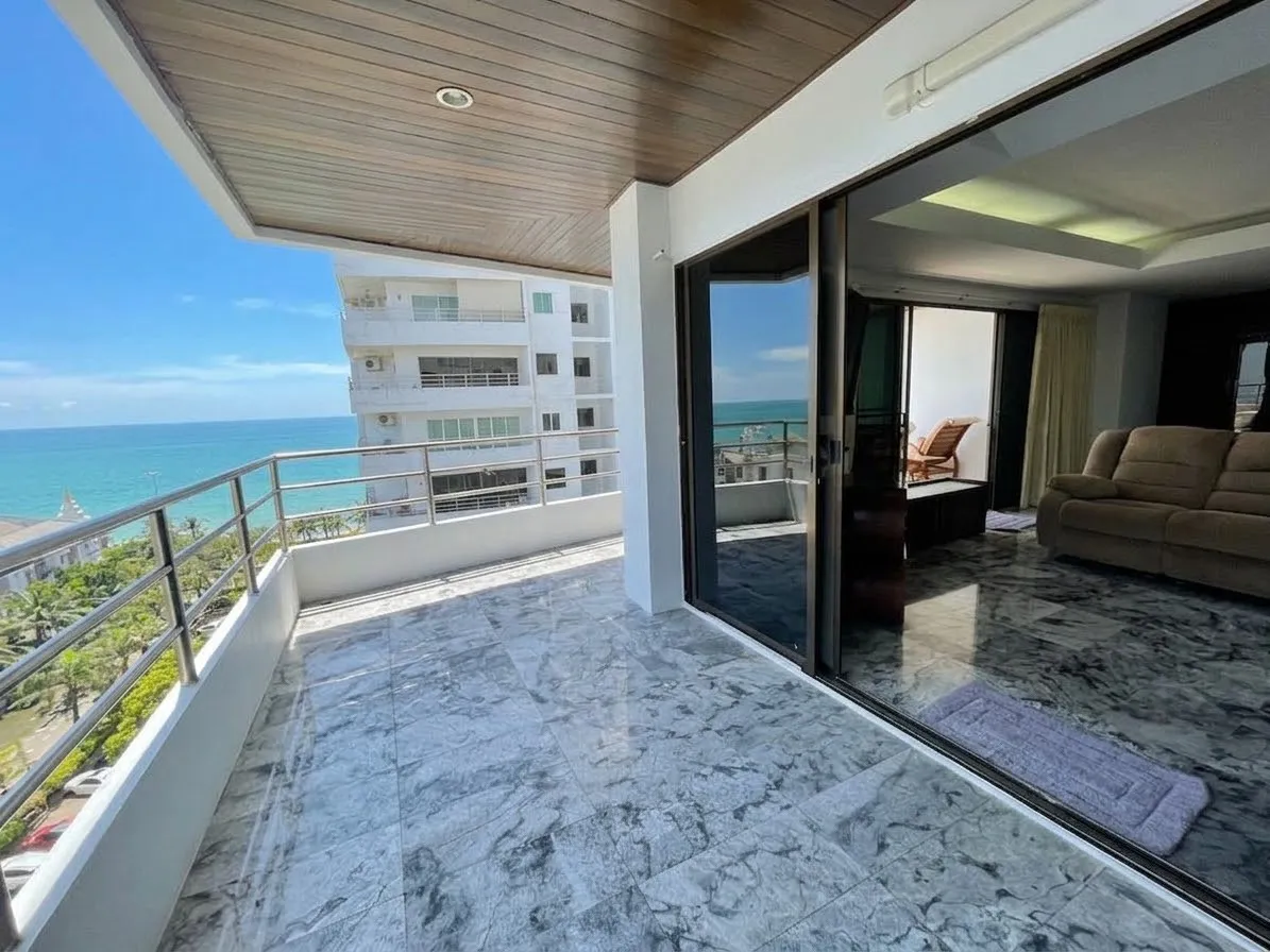 Large Beachfront Ocean View Studio Condo For Sale In Pratumnak photo 12