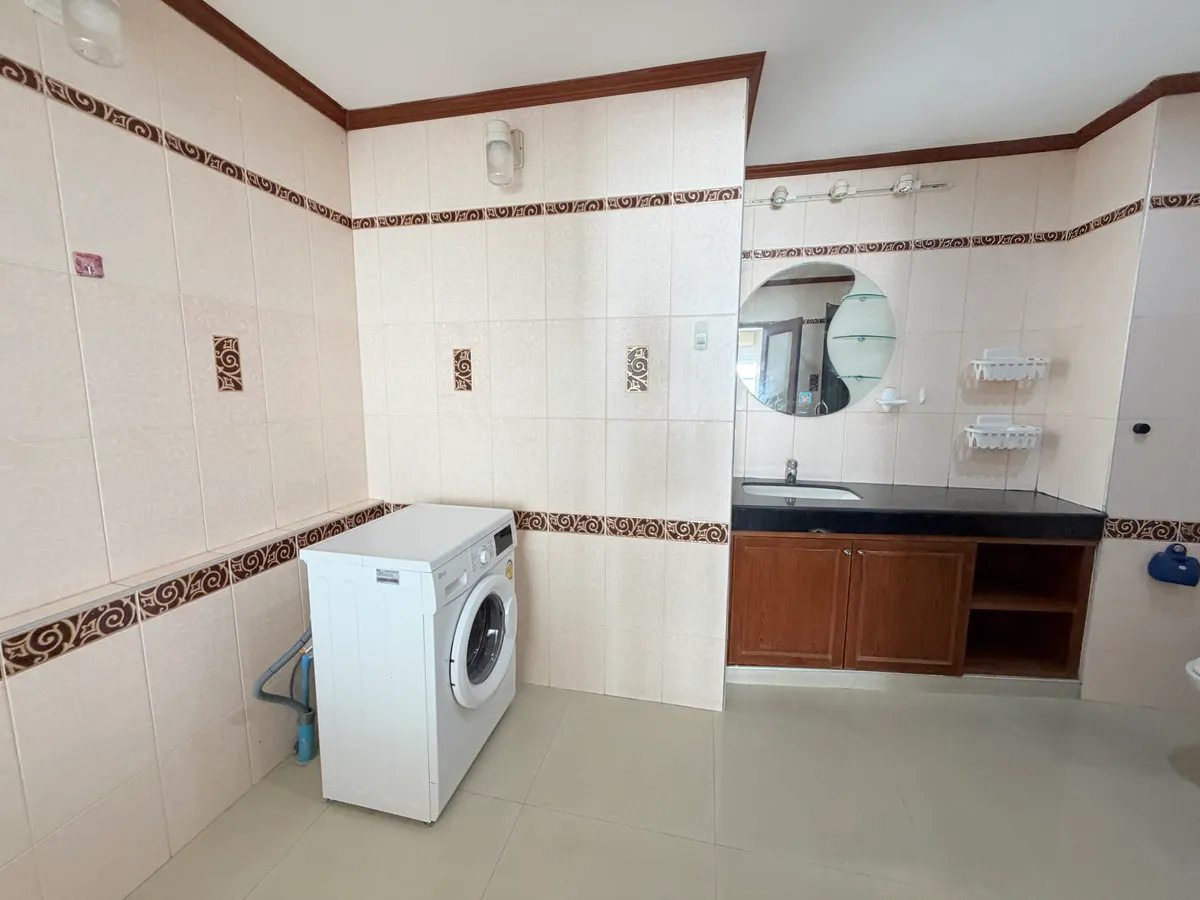 Large One Bedroom Condo For Sale Or Rent In Jomtien photo 6