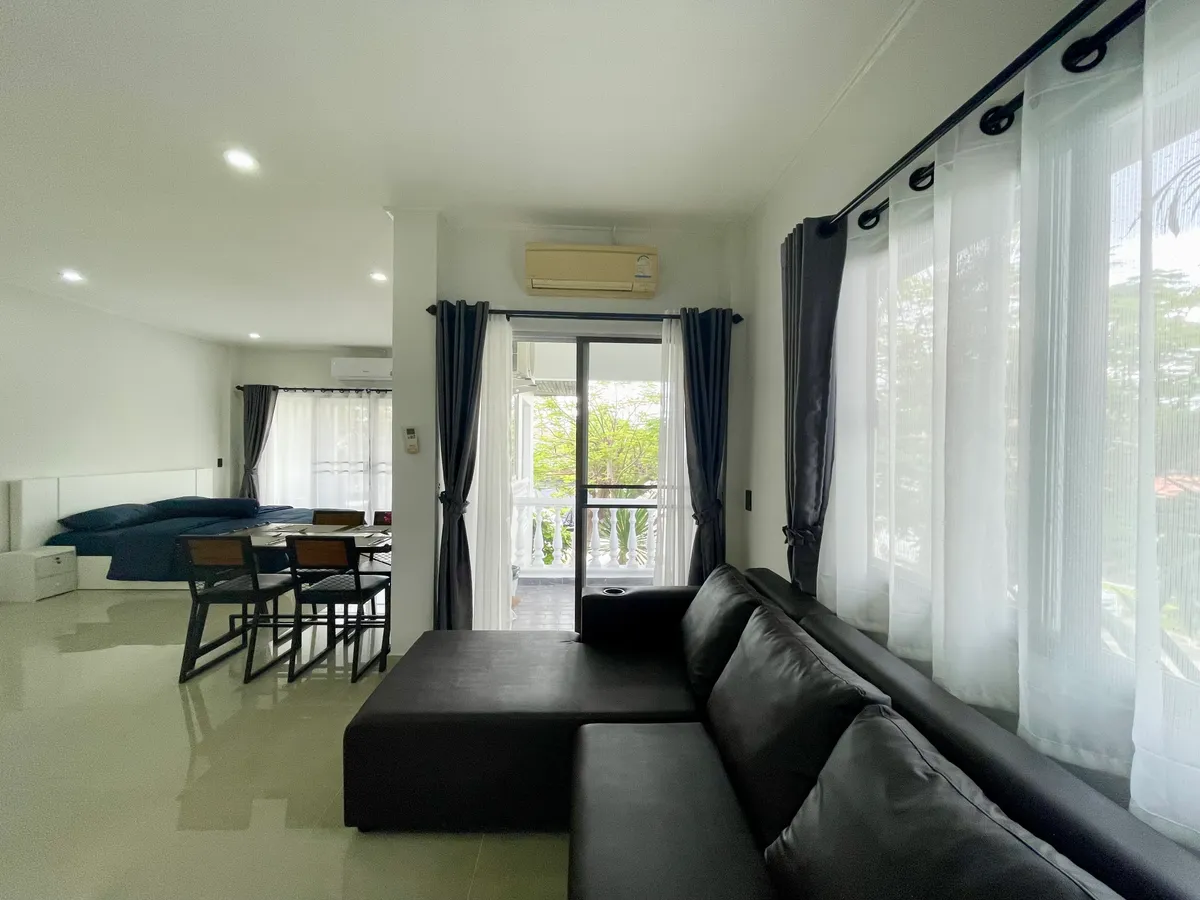 Large studio 64 SQM condo for rent in Baan Suan Lalana Jomtien