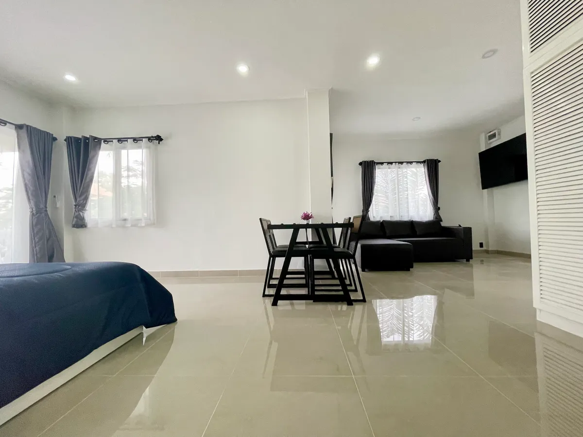 Large studio 64 SQM condo for rent in Baan Suan Lalana Jomtien photo 7