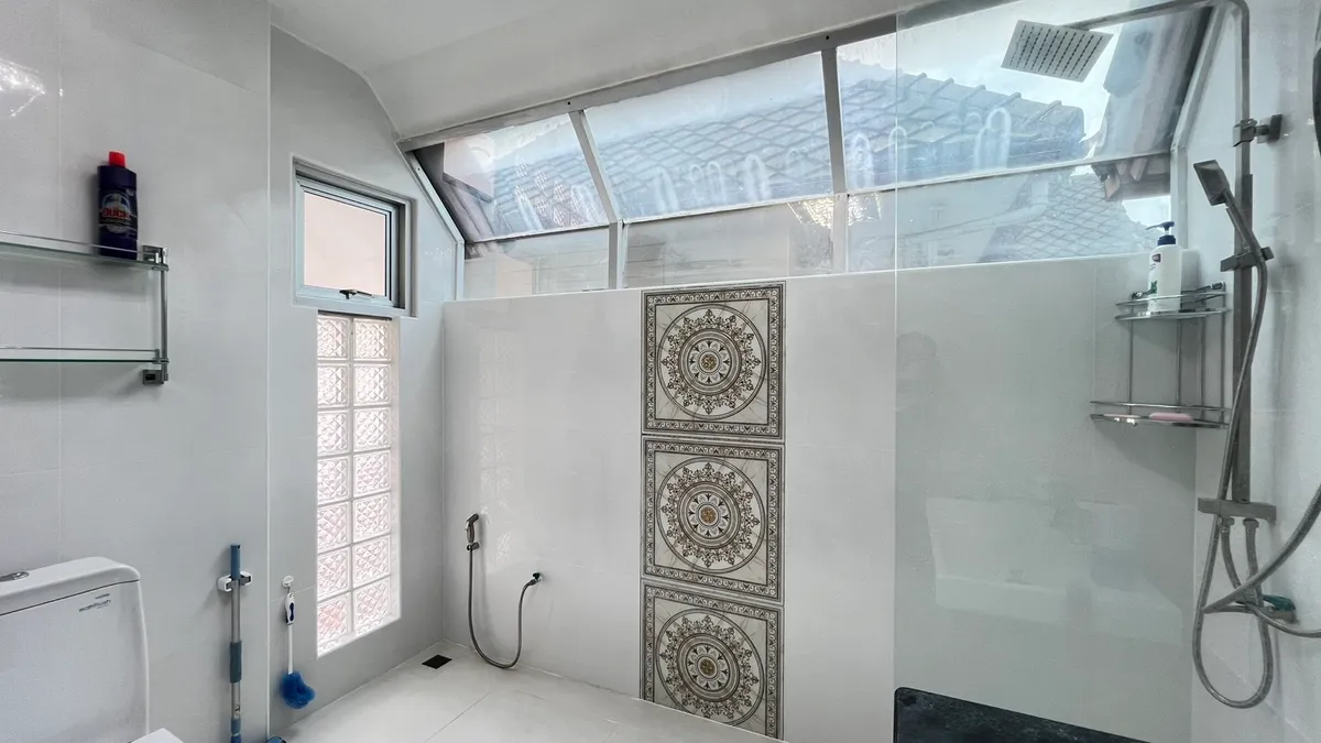 Corner house 2 Story 4 Bedrooms 4 Bathrooms in East pattata photo 14