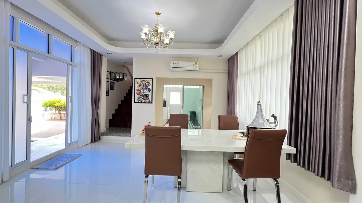 Corner house 2 Story 4 Bedrooms 4 Bathrooms in East pattata photo 7