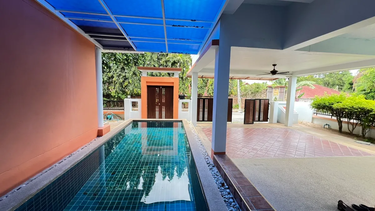 Corner house 2 Story 4 Bedrooms 4 Bathrooms in East pattata photo 3