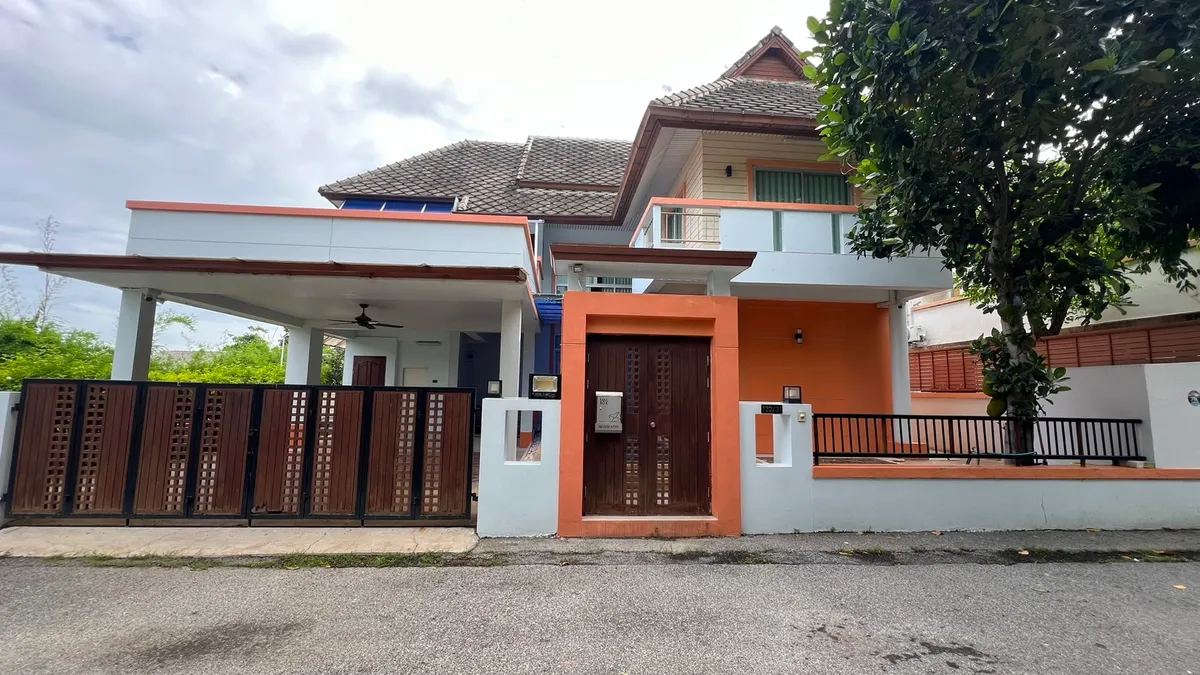 Corner house 2 Story 4 Bedrooms 4 Bathrooms in East pattata photo 2