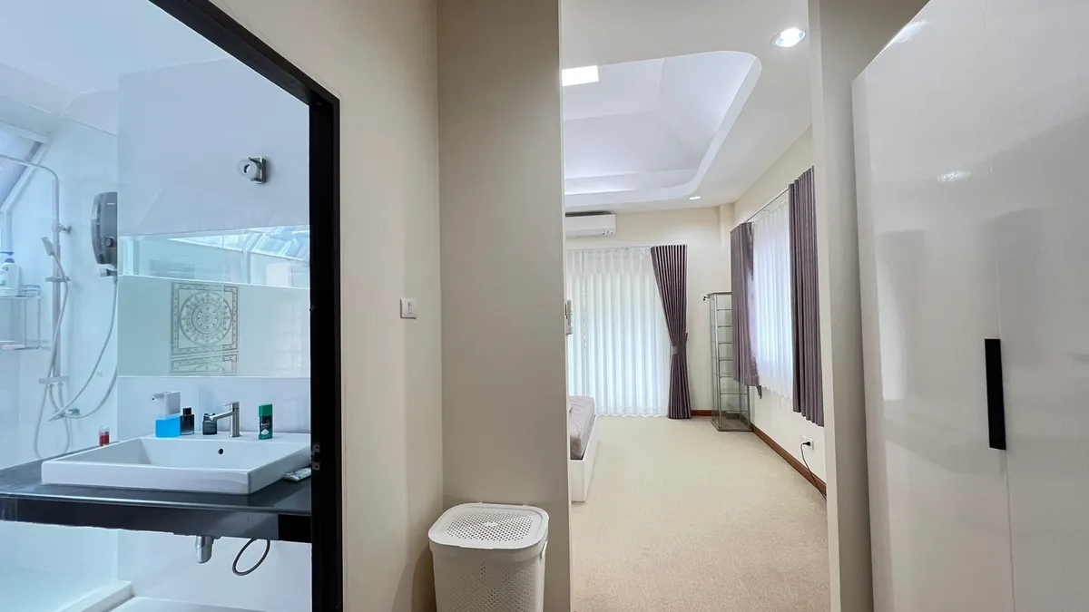 Corner house 2 Story 4 Bedrooms 4 Bathrooms in East pattata photo 11