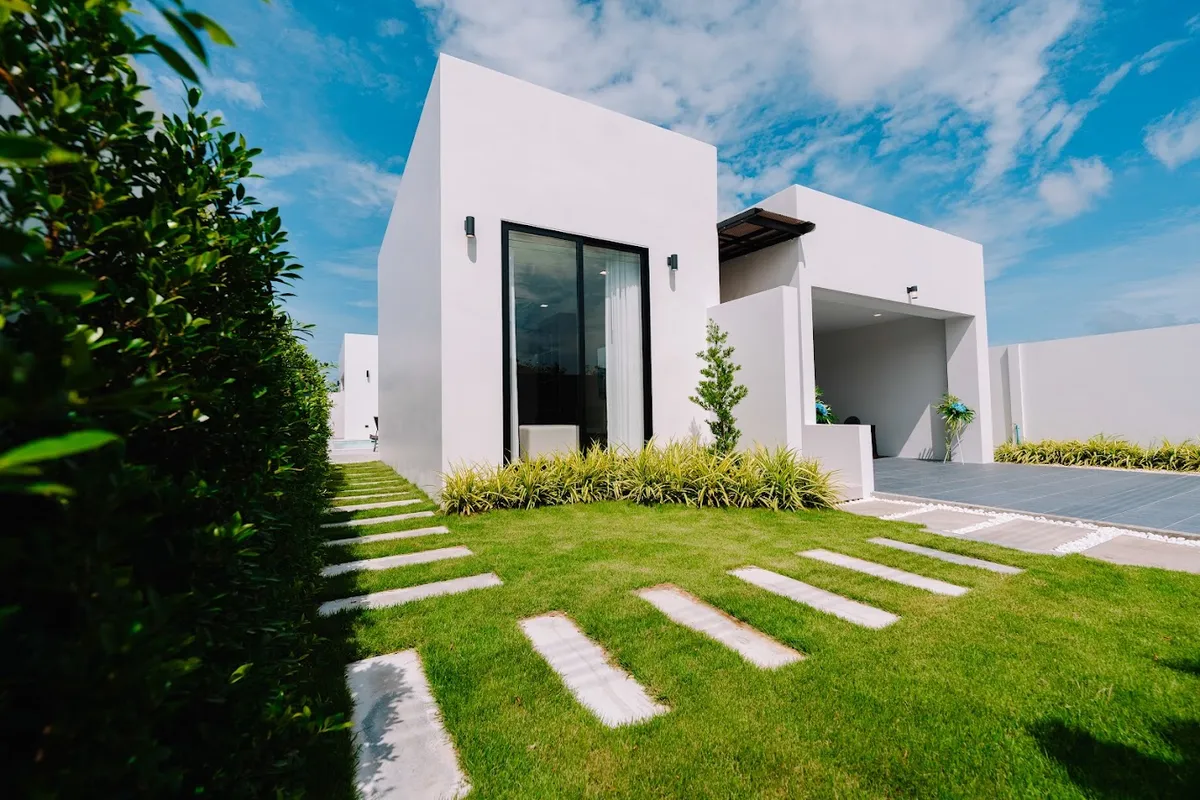 Luxury pool villa 3 Bedrooms 4 Bathrooms in Mapprachan