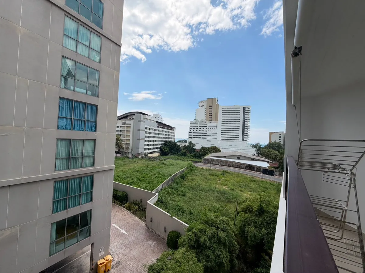 1 bedroom at The Clubhouse for sale photo 17