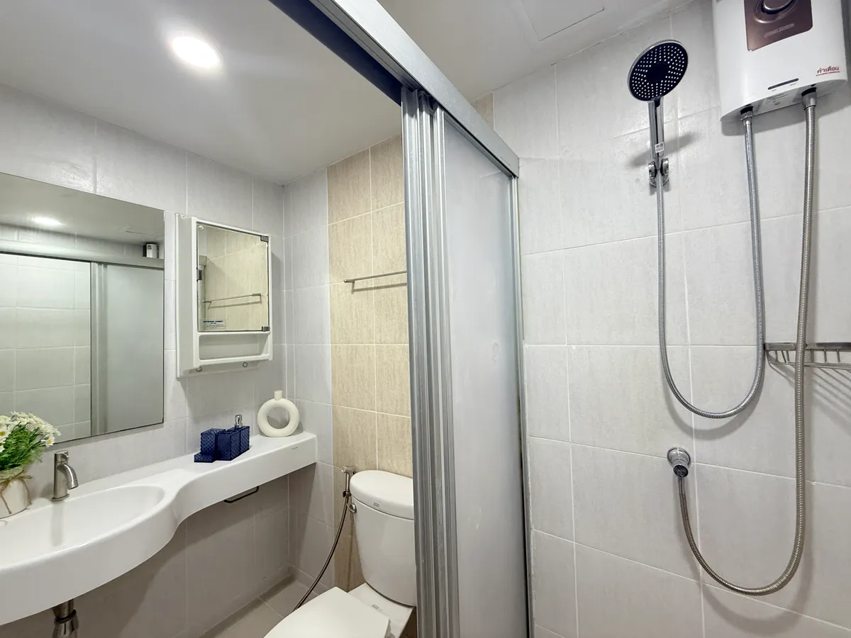 1 Bedroom and 1 bathroom in wongamat for rent photo 13