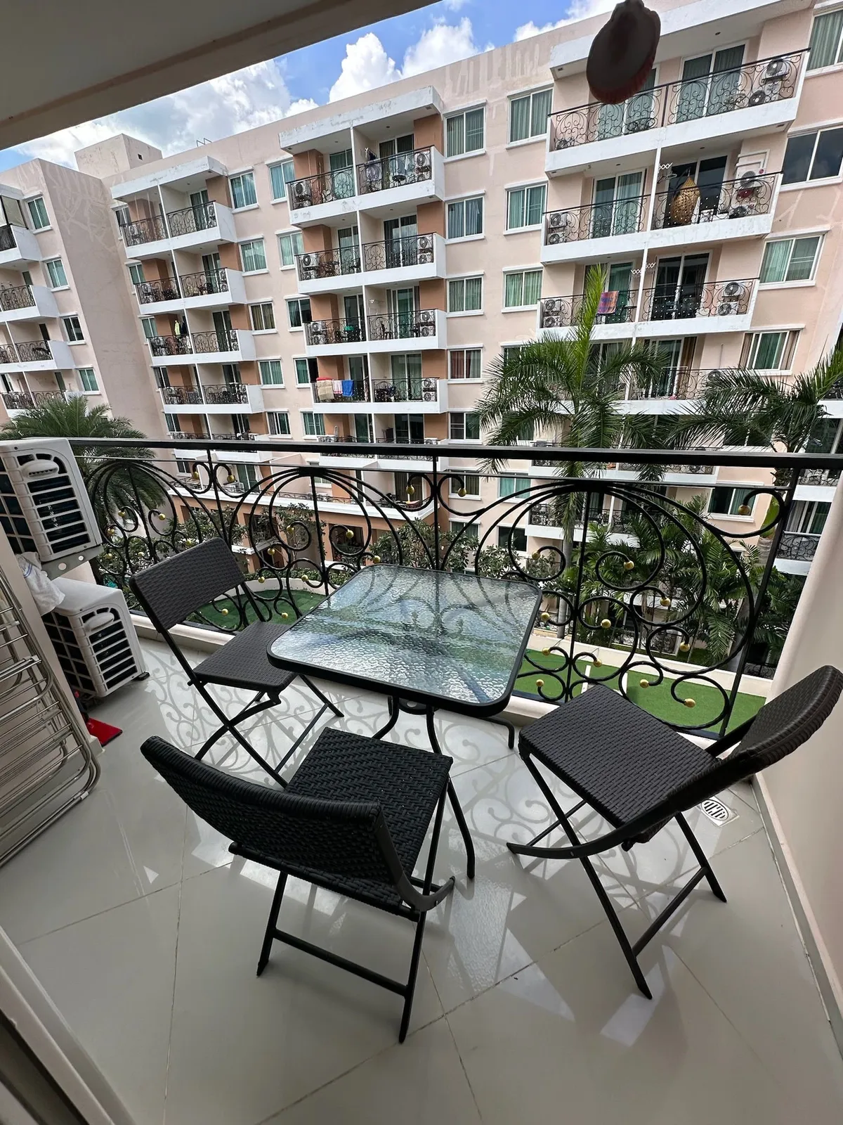 One bedroom condo for sale in Jomtien