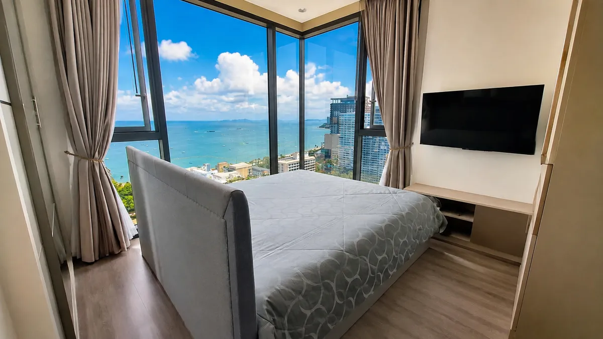 High-Floor Corner 2-Bedroom Condo with Breathtaking Views at The Edge Central Pattaya photo 5