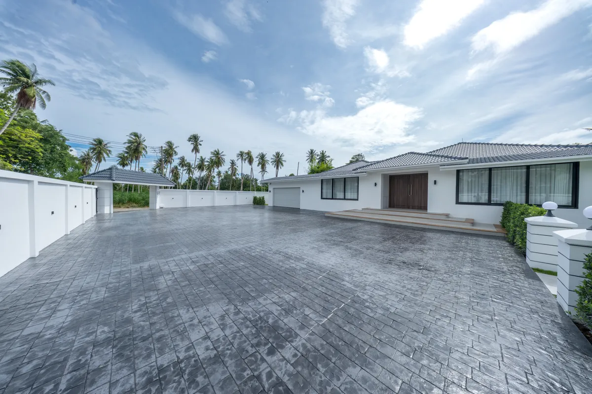 Newly Renovated 5 Bedroom 7 Bathroom House in Huay Yai photo 2