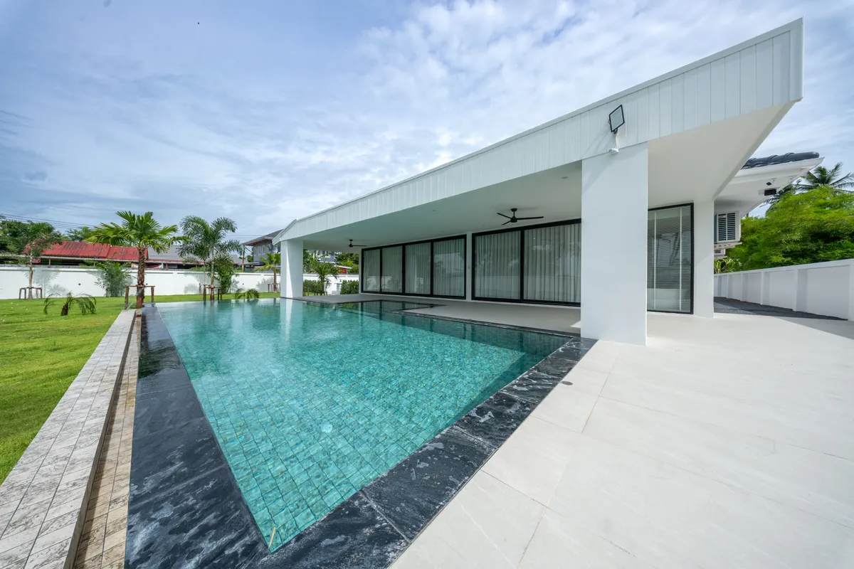 Newly Renovated 5 Bedroom 7 Bathroom House in Huay Yai photo 3