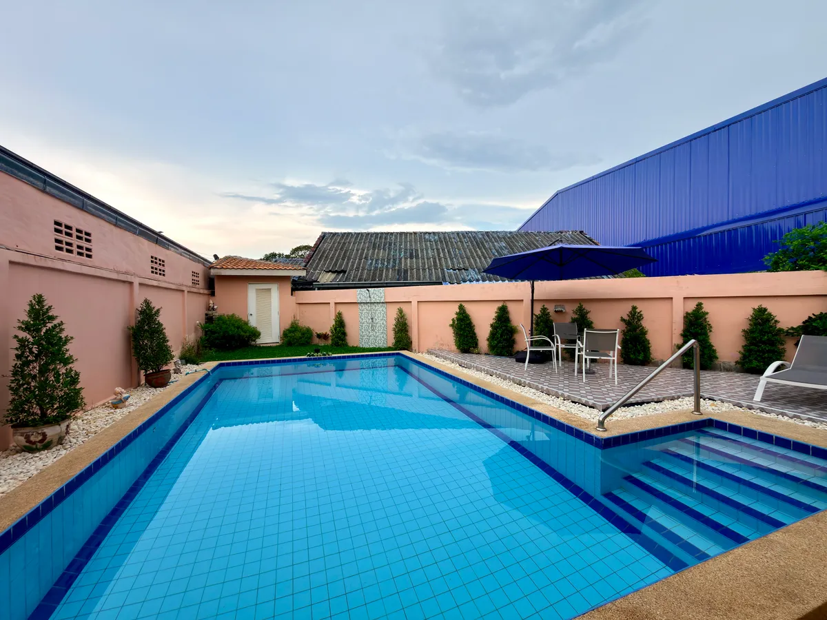 Three Bedroom House with Pool For Rent in Soi Nernplubwan East Pattaya photo 5