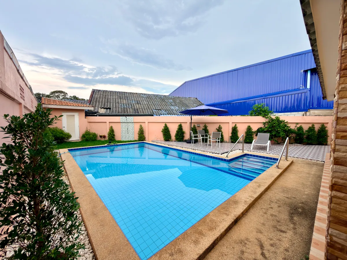 Three Bedroom House with Pool For Rent in Soi Nernplubwan East Pattaya photo 4