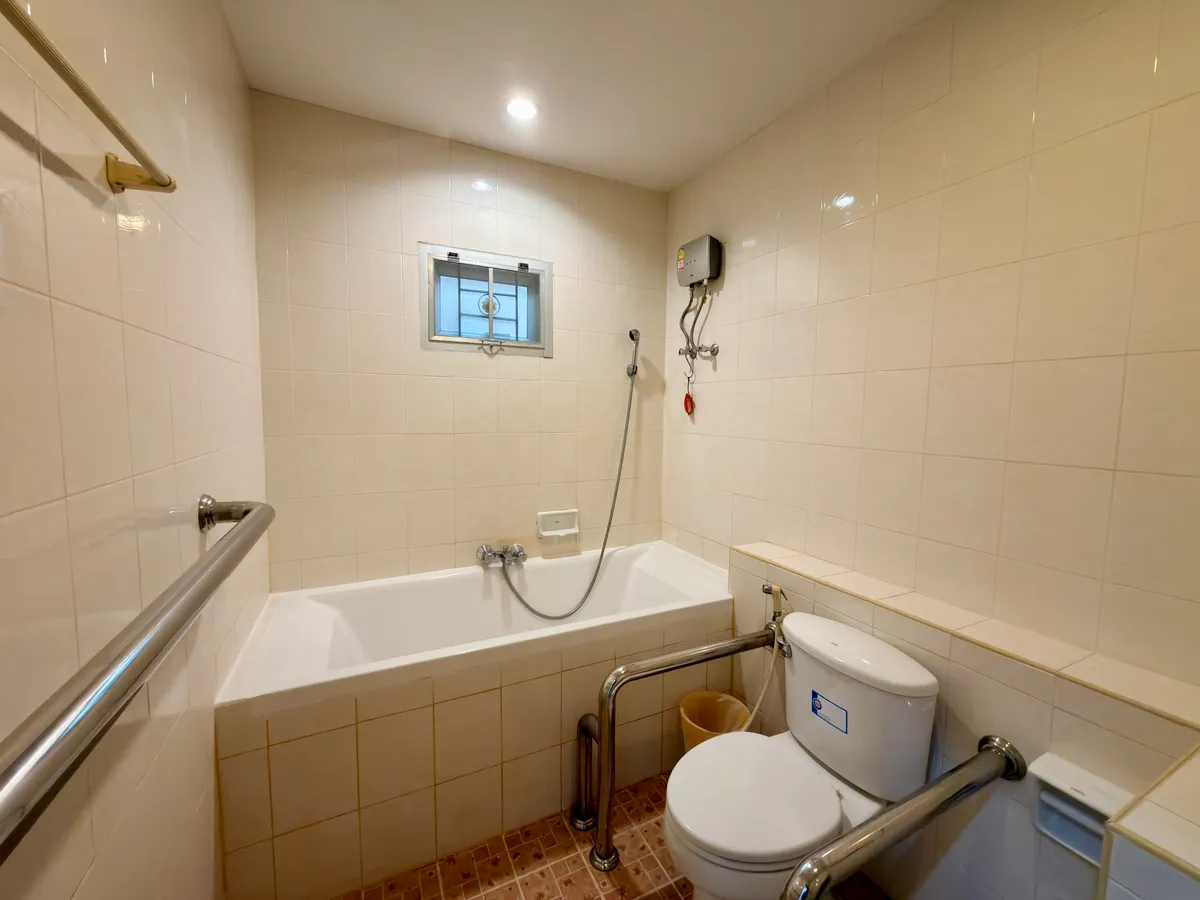 Three Bedroom House with Pool For Rent in Soi Nernplubwan East Pattaya photo 24