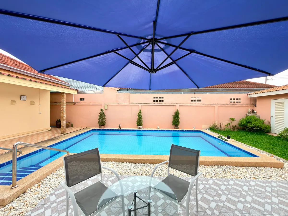 Three Bedroom House with Pool For Rent in Soi Nernplubwan East Pattaya photo 3