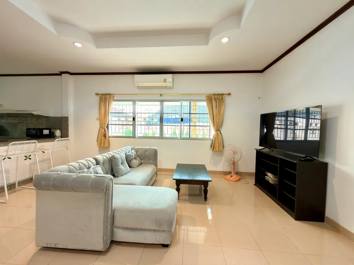 Three Bedroom House with Pool For Rent in Soi Nernplubwan East Pattaya photo 11