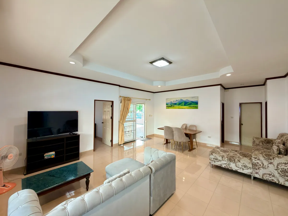 Three Bedroom House with Pool For Rent in Soi Nernplubwan East Pattaya photo 12