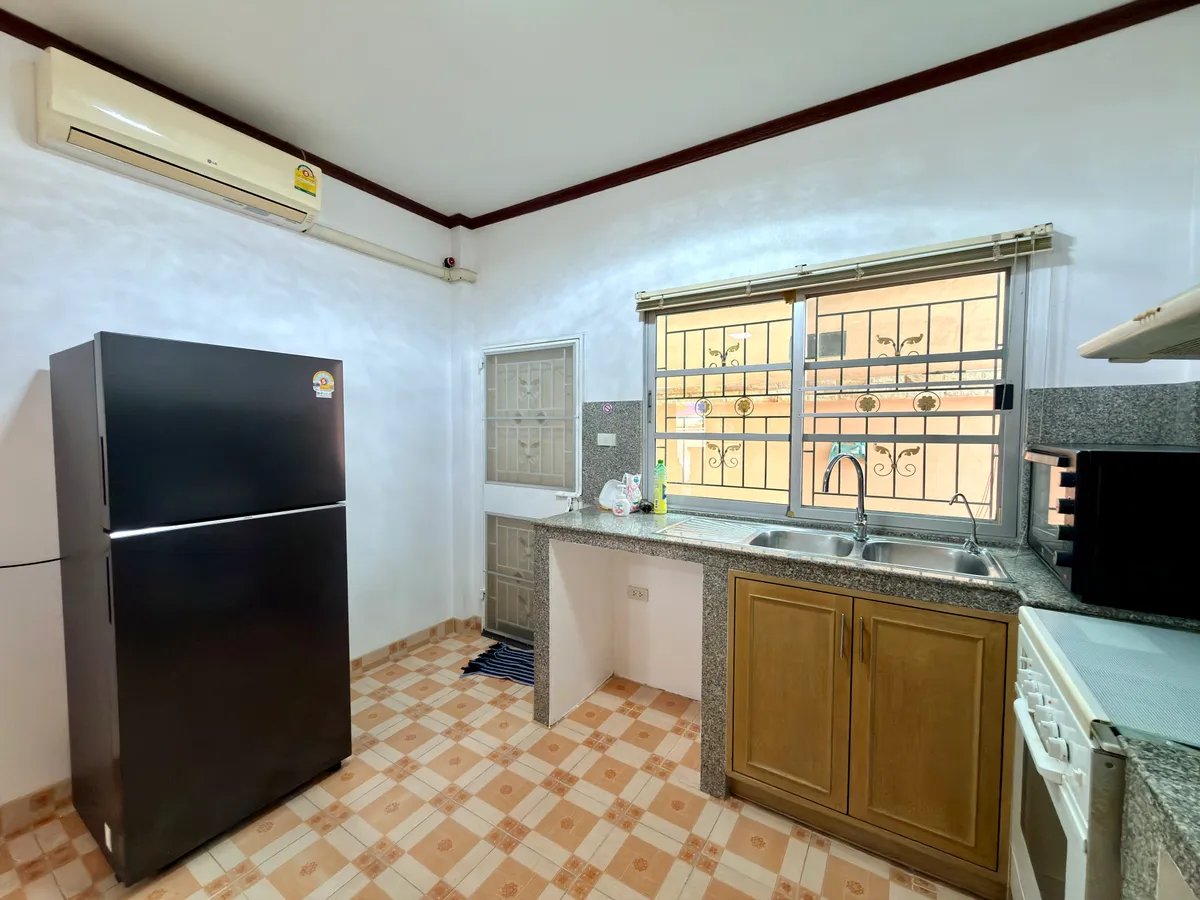 Three Bedroom House with Pool For Rent in Soi Nernplubwan East Pattaya photo 15