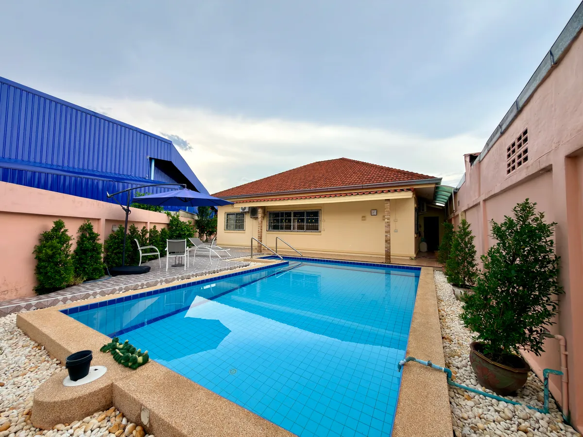 Three Bedroom House with Pool For Rent in Soi Nernplubwan East Pattaya