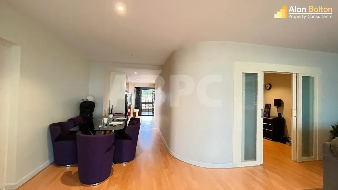 Executive Residence 4, Large 1 bedroom 100 SQM For Rent in Pratumnak