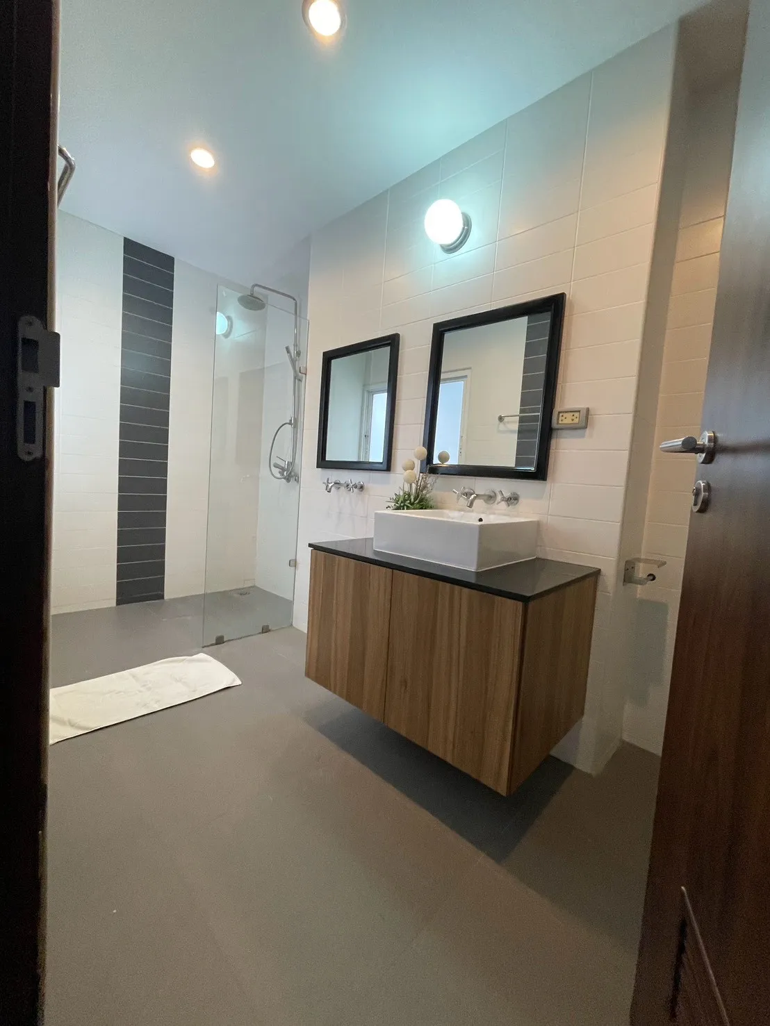 Unique interior design at The clubhouse 1 bed for sale photo 8