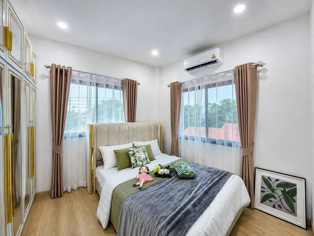 Modern-style townhouse, ready to move in. photo 17
