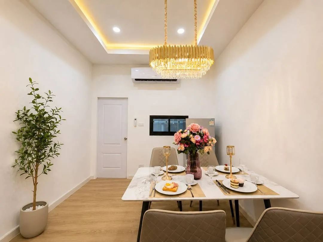 Modern-style townhouse, ready to move in. photo 9