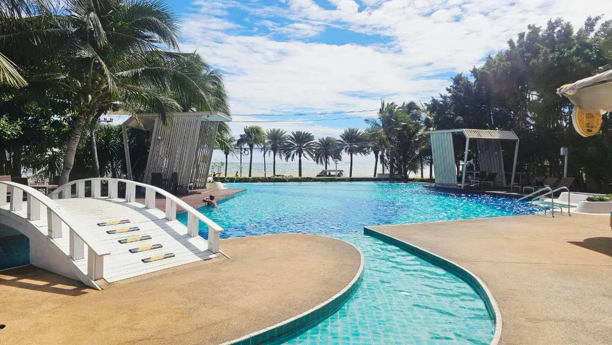 Lumpini Park Beach