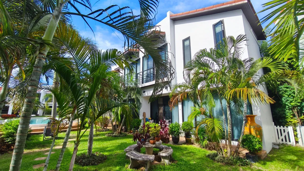 4 Bedroom Thai Bali style House for Sale