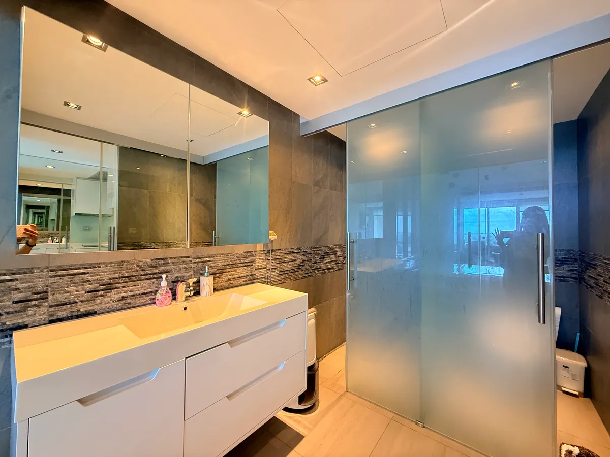 1 Bedroom with seaview for rent photo 9