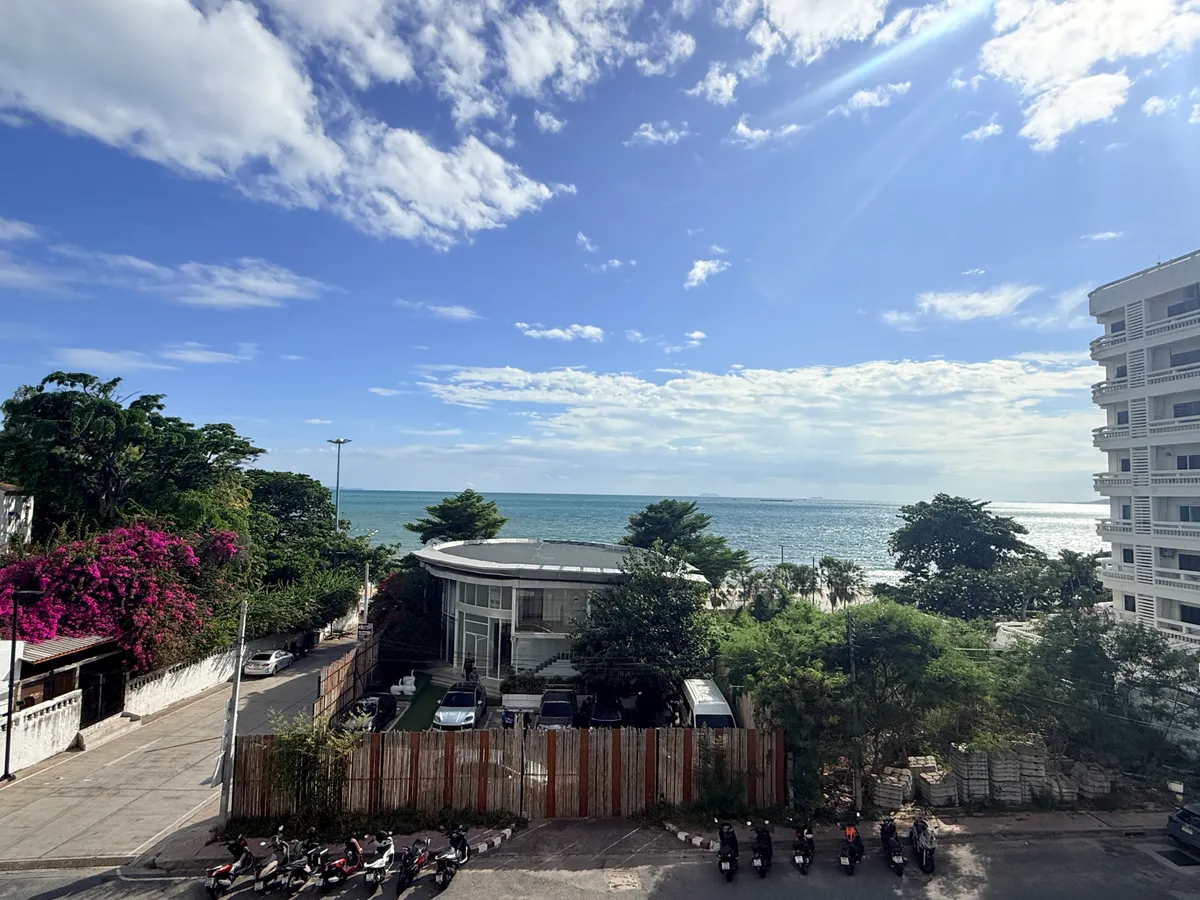 1 Bedroom with seaview for rent