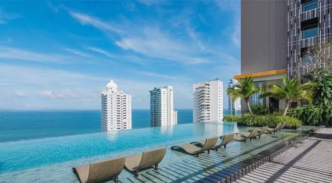 Luxury one bed beachfront condo in Wongamat