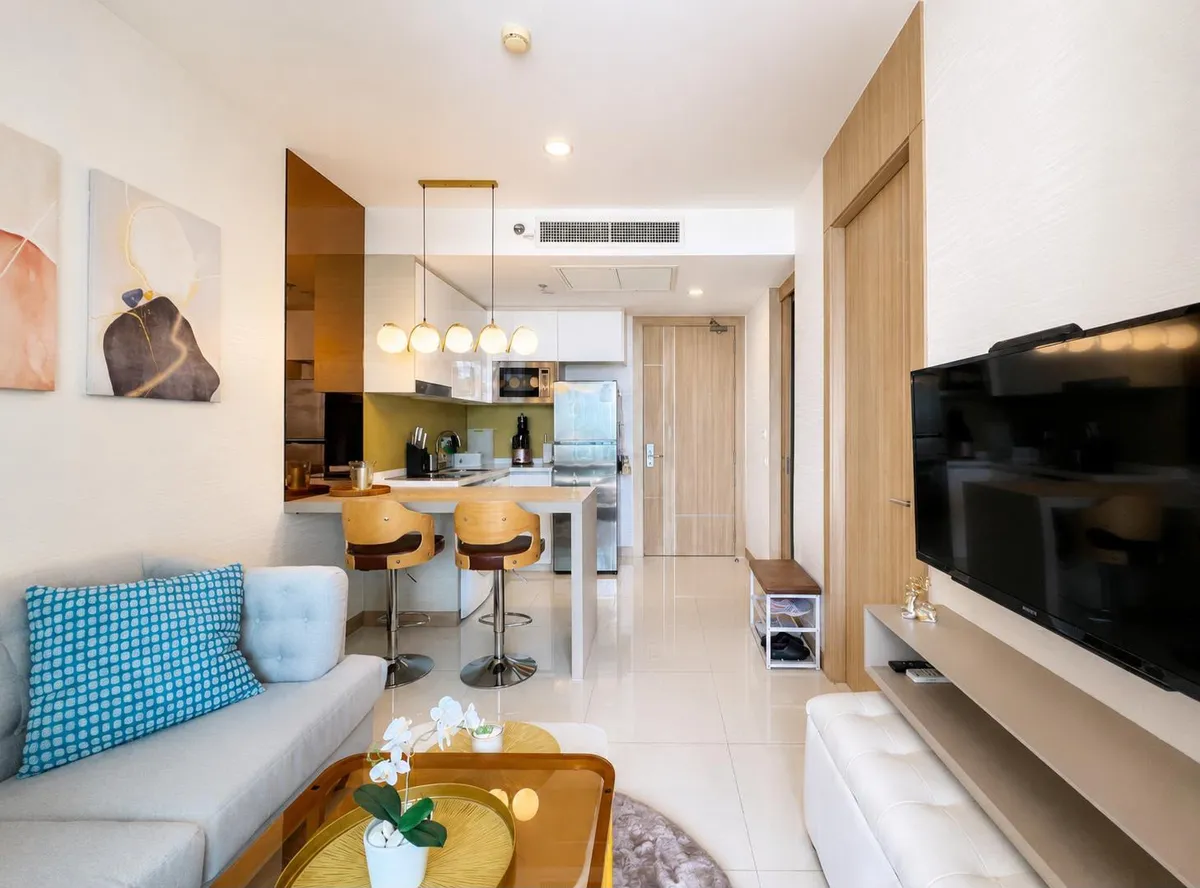 Luxury one bed beachfront condo in Wongamat photo 2