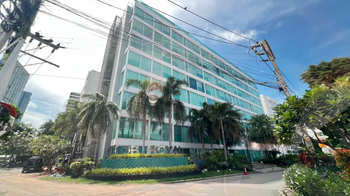 Corner room Sea view 3 Bedrooms 2 Bathrooms in Wongamat